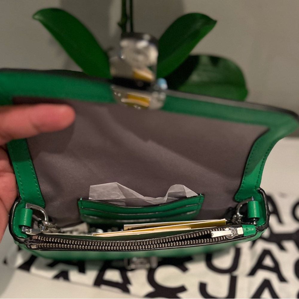 Marc Jacobs Vibrant Green Crossbody Bag - Picture 11 of 16